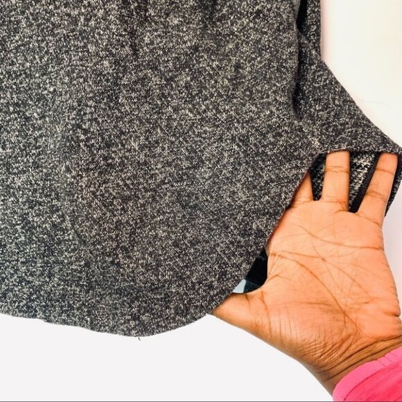 TOMMY HILFIGER  TURTLENECK LOOSE GREY BLACK TOP SWEATER SIZE MEDIUM - Picture 7 of 9